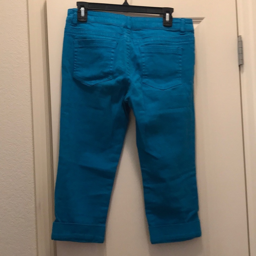 Capris - Picture 5 of 8